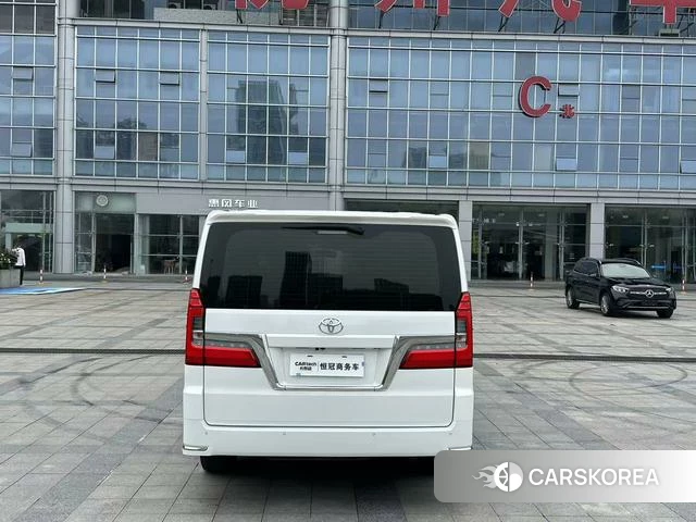 Toyota Granvia (overseas) 2024 Белый из Китая