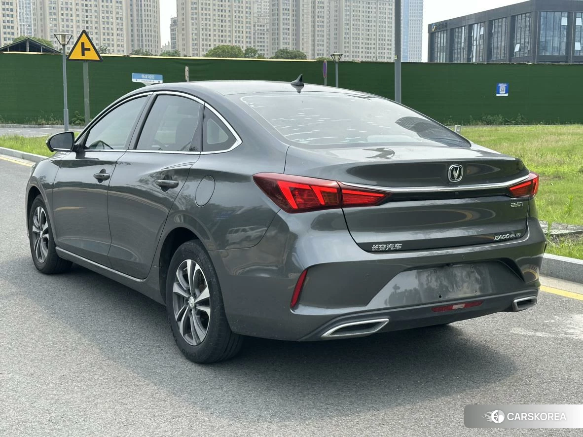 Chang'an Yidong 2021 Темно-серый из Китая