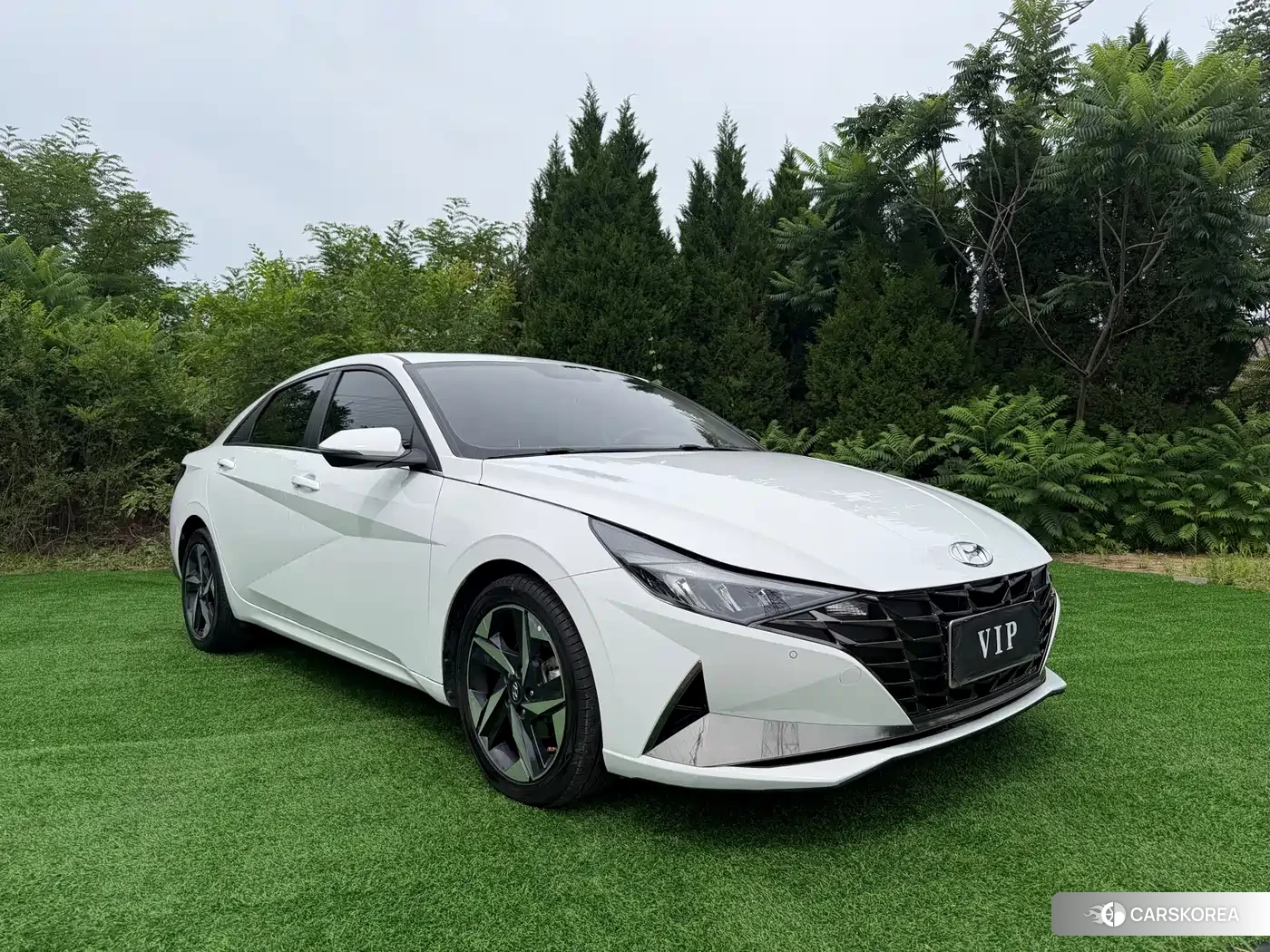Hyundai Elantra 2023 Белый из Китая