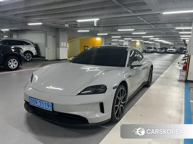Porsche Taycan 2024 Цвет галактики из Кореи