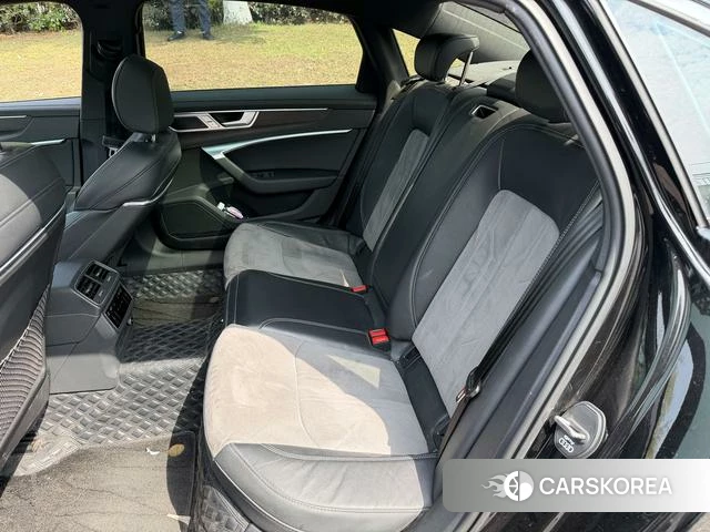 Audi A6L 2023 Черный из Китая