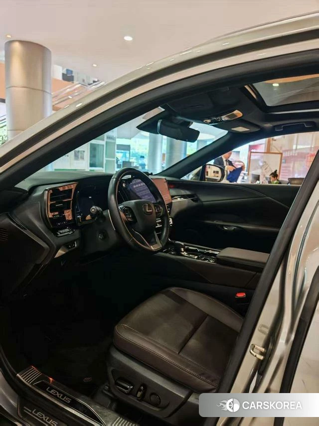 Lexus RX 2023 Серебристо-серый из Китая