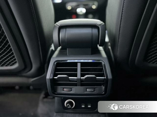 Audi Q3 2021 Белый из Китая