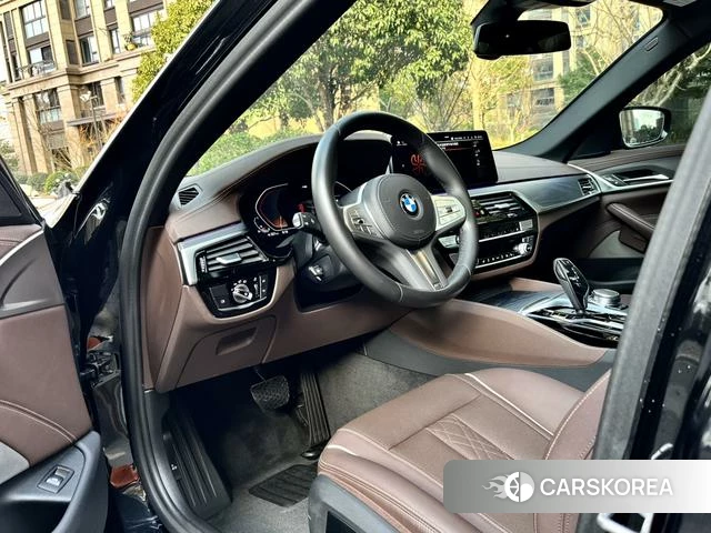 BMW 5 series 2023 Черный из Китая