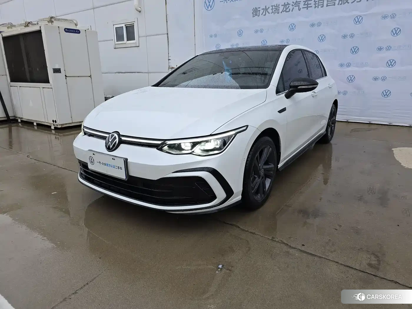 Volkswagen Golf 2023 Белый из Китая