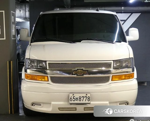 Chevrolet Express Van 2019 Белый из Кореи