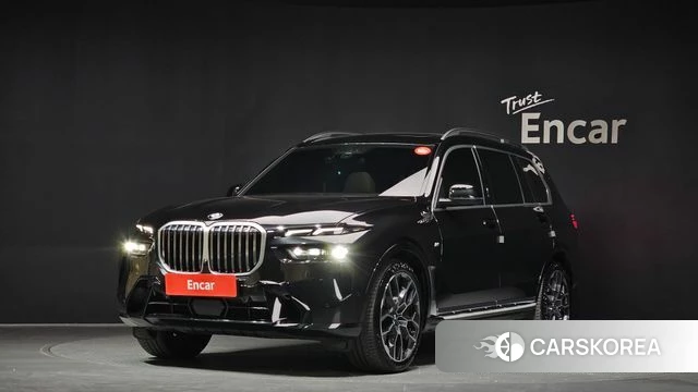 BMW X7 (G07) 2023 Черный из Кореи