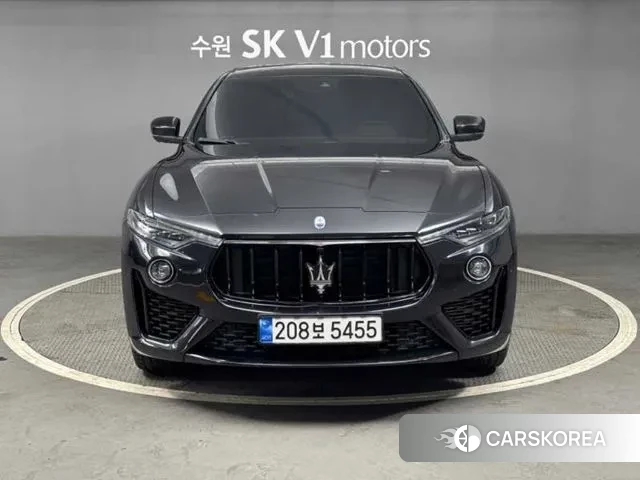 Maserati Levante 2022 Черный из Кореи