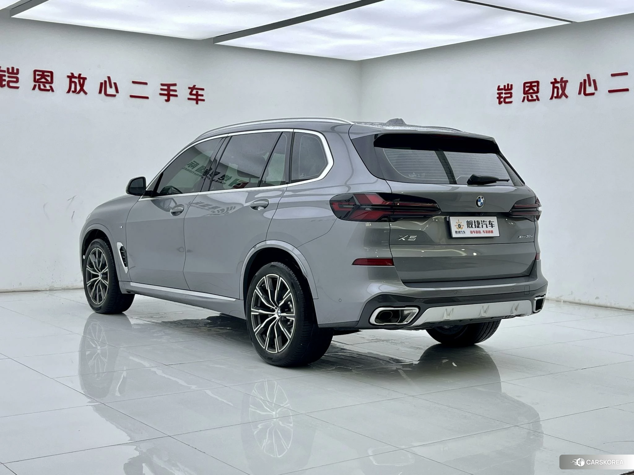 BMW X5 2023 Серебристо-серый из Китая