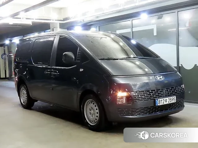 Hyundai Staria 2025 Серебристо-серый из Кореи