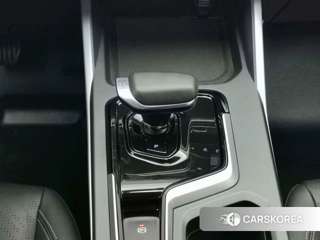 Geely Automobile Emgrand Methanol 2024 Белый из Китая