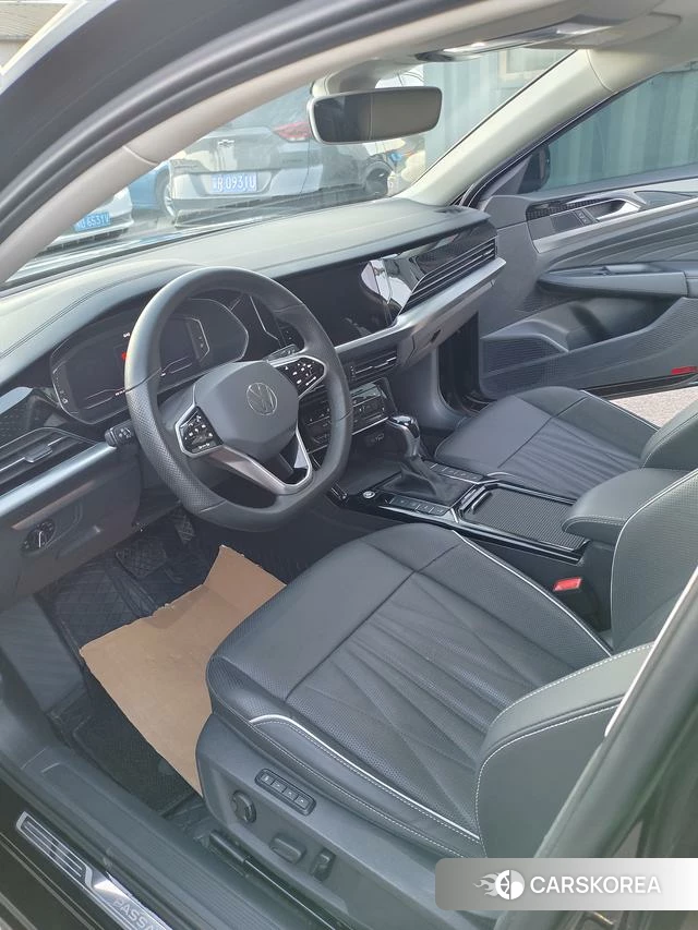 Volkswagen Passat PHEV 2023 Черный из Китая