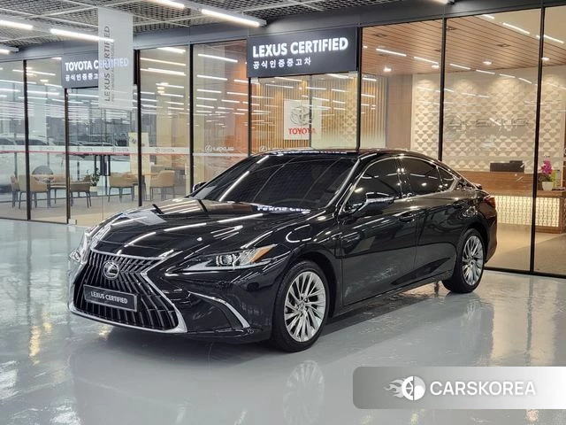 Lexus ES300h 7th generation 2024 Черный из Кореи