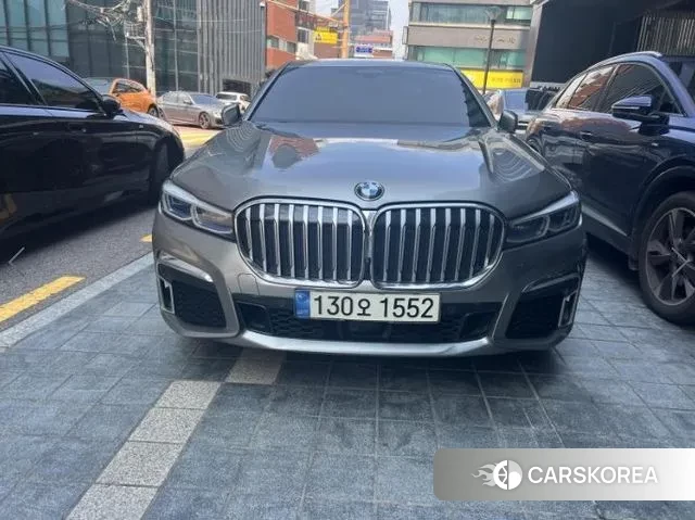 BMW 7 Series (G11) 2020 Серебристо-серый из Кореи