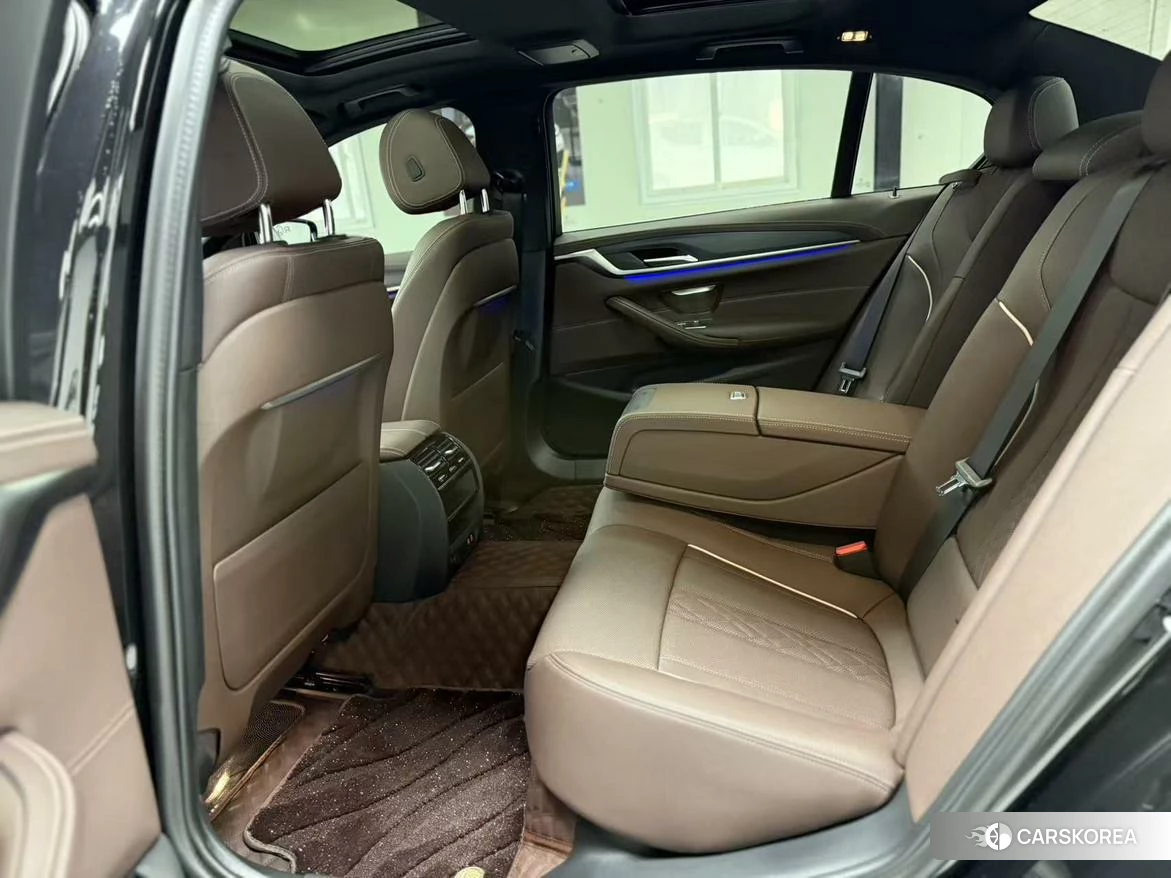 BMW 5 series 2023 Черный из Китая