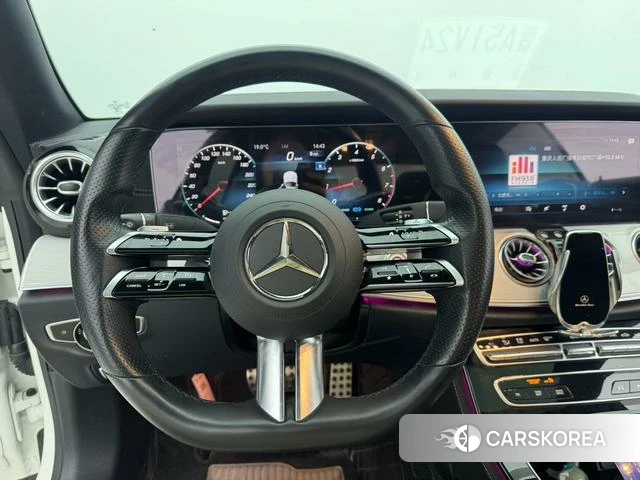 Mercedes-Benz E-class (imported) 2021 Белый из Китая