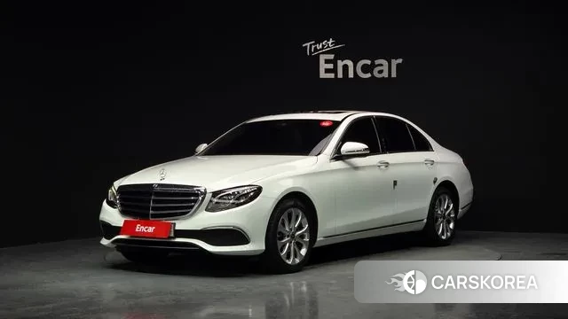 Mercedes-Benz E-Class W213 2019 Белый из Кореи