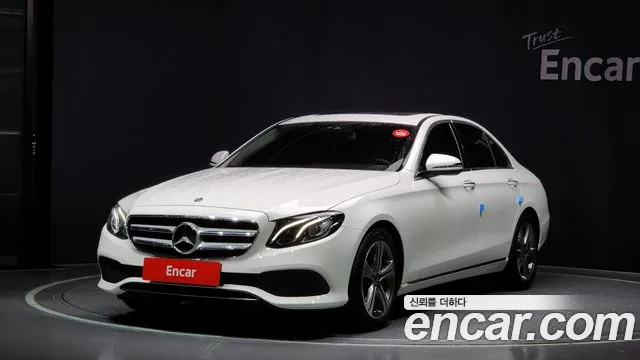 Mercedes-Benz E-Class W213 2018 Белый из Кореи