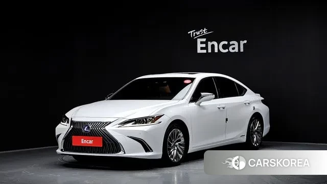 Lexus ES300h 7th generation 2019 Белый из Кореи