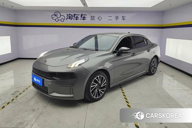 Lynk 03 2022 Темно-серый из Китая