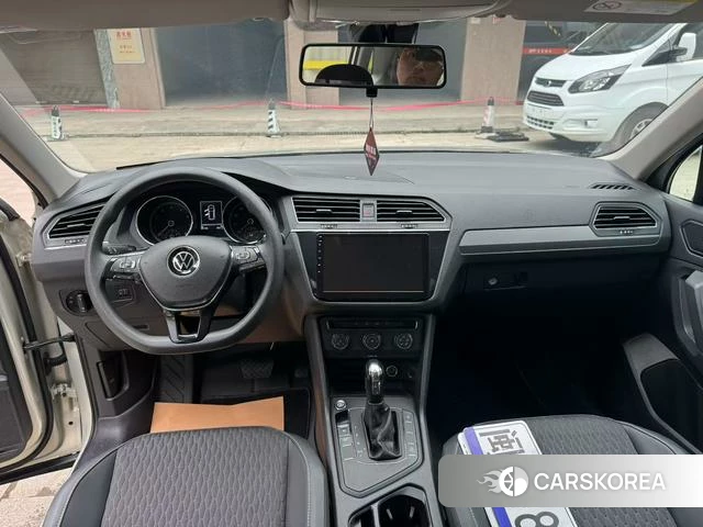 Volkswagen Tiguan L 2021 Шампань из Китая