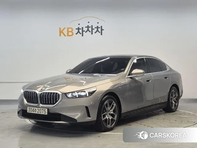 BMW 5 Series (G60) 2024 Серебряный из Кореи