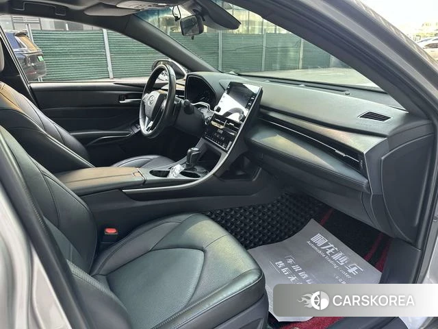 Toyota Asian dragon 2022 Серебристо-серый из Китая