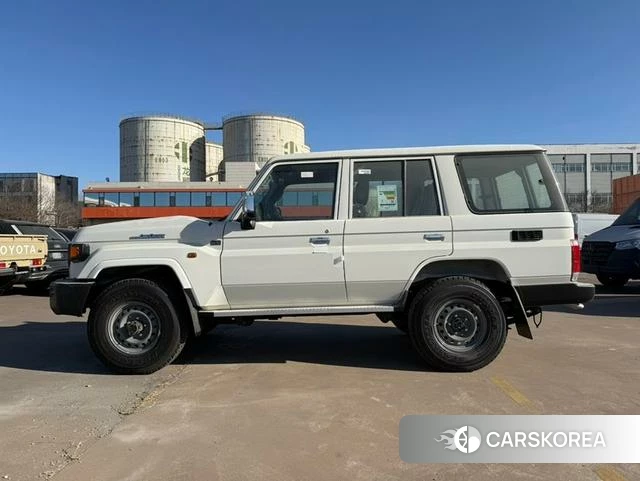 Toyota Land Cruiser 70 Series 2025 Белый из Китая