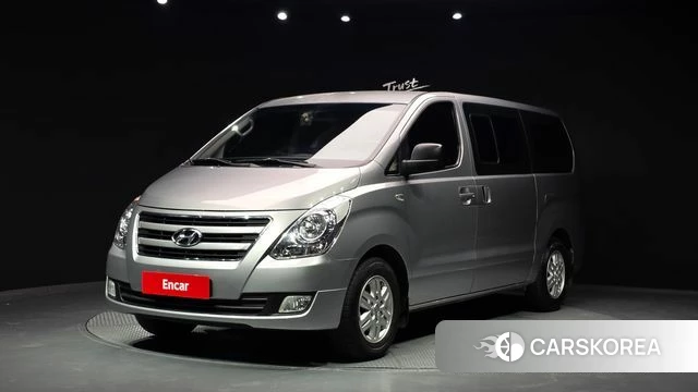 Hyundai Grand Starex 2018 Серебристо-серый из Кореи