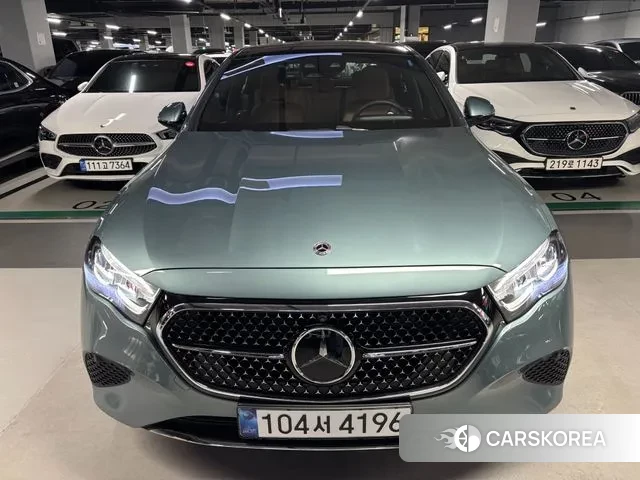 Mercedes-Benz E-Class W214 2025 Синий нефрит из Кореи