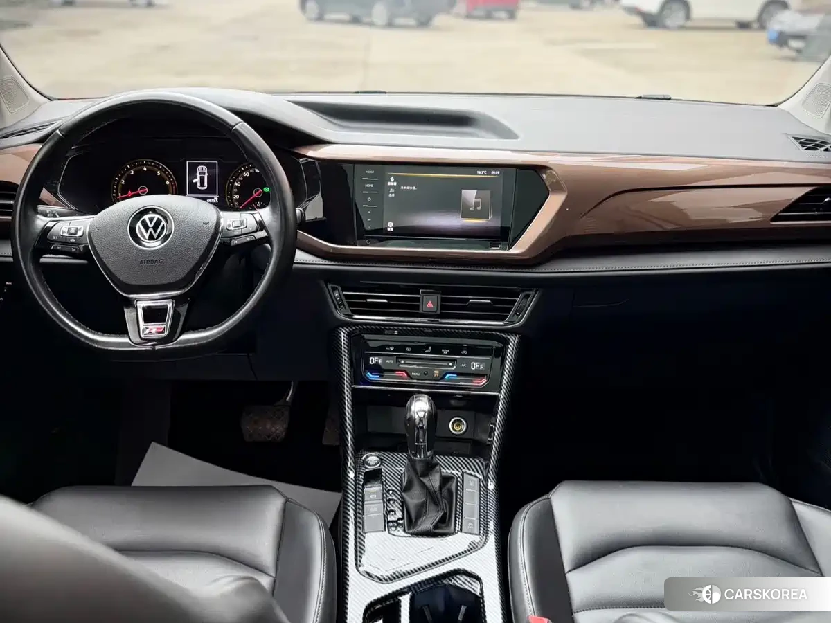 Volkswagen Tharu 2021 Белый из Китая