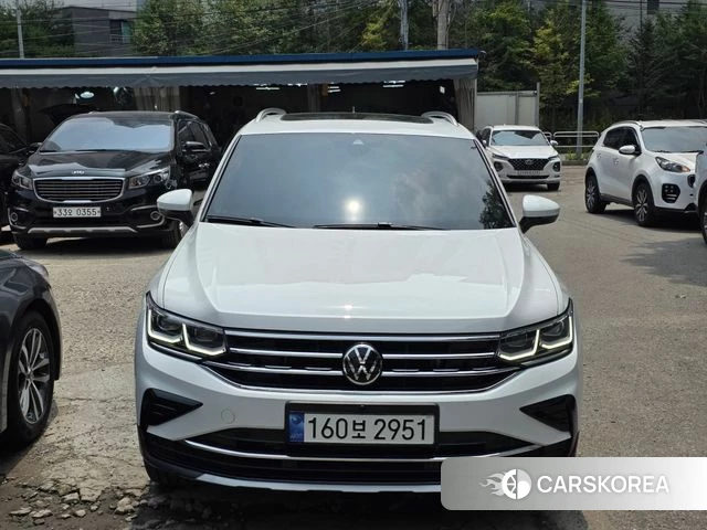 Volkswagen Tiguan second Generation 2023 Белый из Кореи