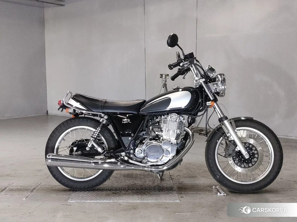 Проданный Yamaha SR 400 2021 из Японии