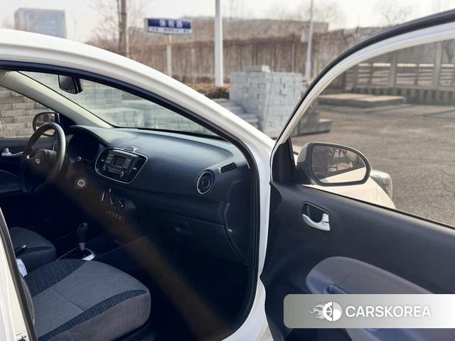 Kia Huanchi 2021 Белый из Китая