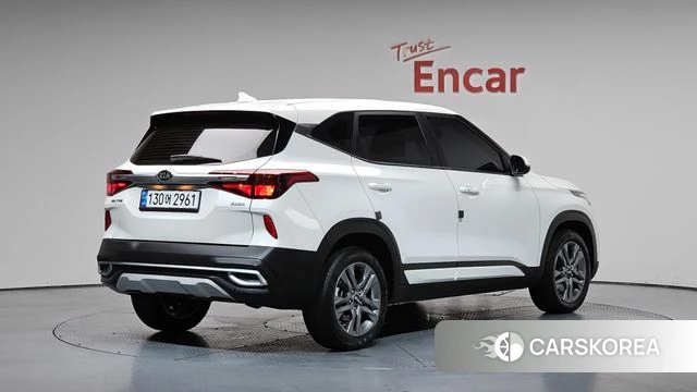 Kia Seltos 2021 Белый из Кореи
