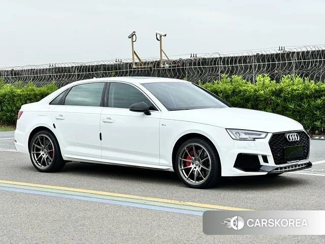 Audi A4L 2018 Белый из Китая