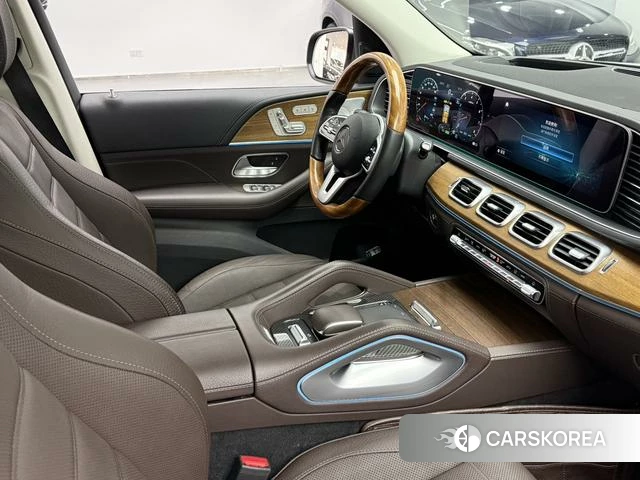 Mercedes-Benz GLS 2021 Темно-серый из Китая