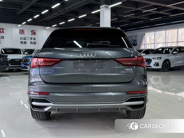 Audi Q3 2022 Темно-серый из Китая