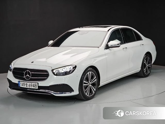 Mercedes-Benz E-Class W213 2021 Белый из Кореи