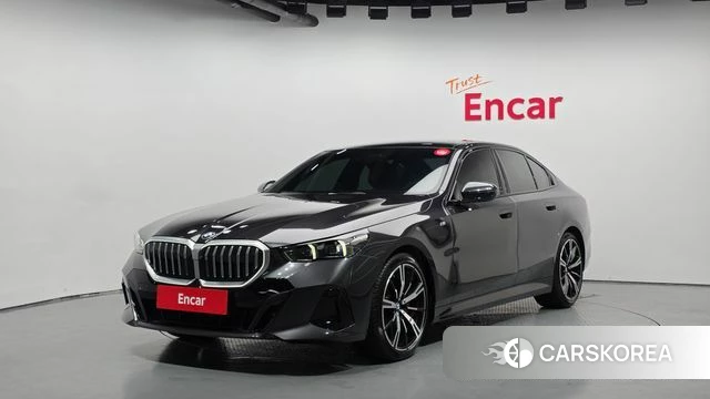 BMW 5 Series (G60) 2023 Серый из Кореи