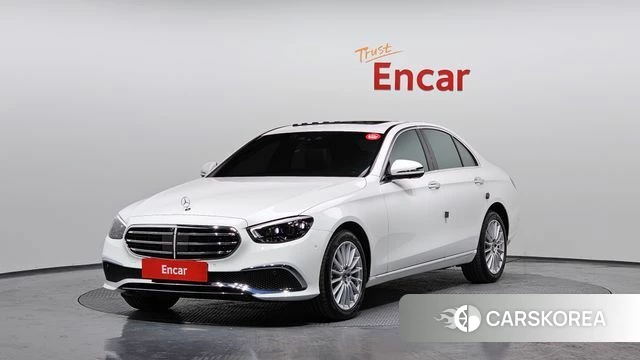 Mercedes-Benz E-Class W213 2023 Белый из Кореи