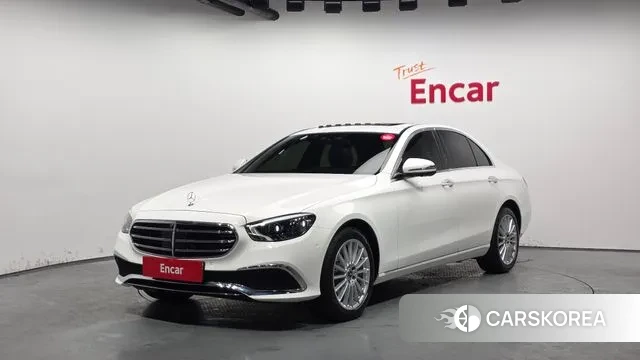 Mercedes-Benz E-Class W213 2022 Белый из Кореи