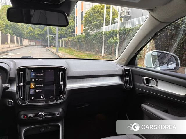 Volvo XC40 2021 Белый из Китая