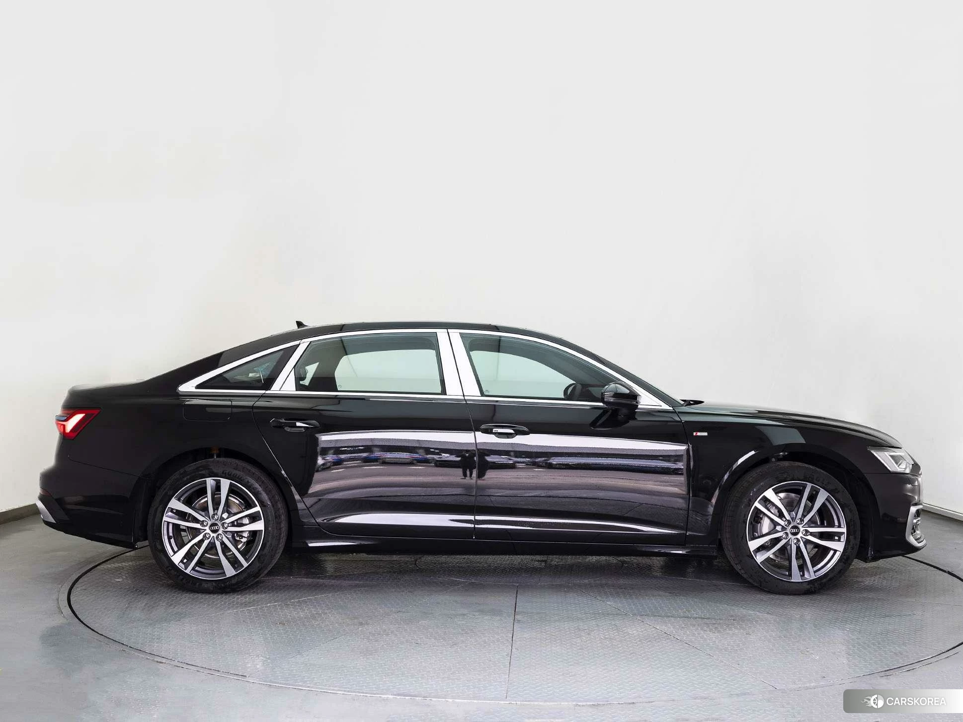 Audi A6L 2025 Черный из Китая