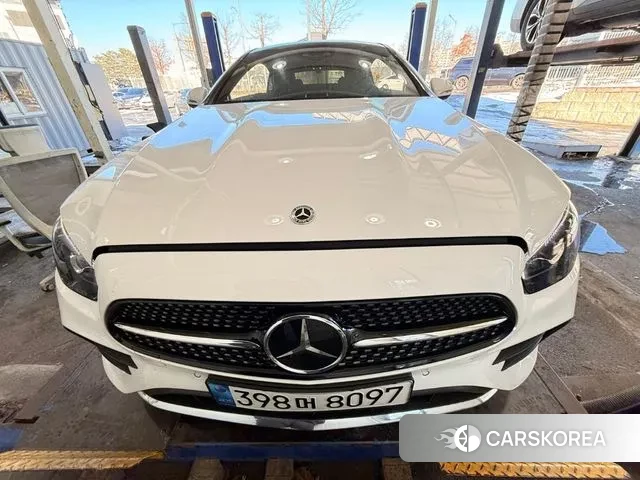 Mercedes-Benz E-Class W213 2022 Белый из Кореи