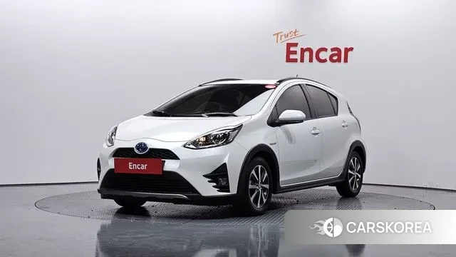 Toyota Prius C 2020 Белый из Кореи