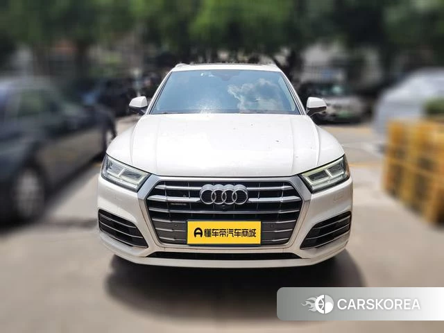 Audi Q5L 2019 Белый из Китая
