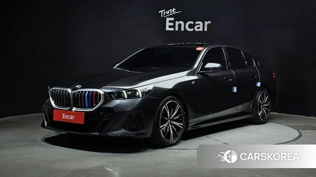BMW 5 Series (G60) 2025 Серый из Кореи