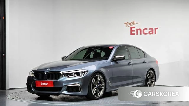 BMW 5 Series (G30) 2018 Цвет галактики из Кореи