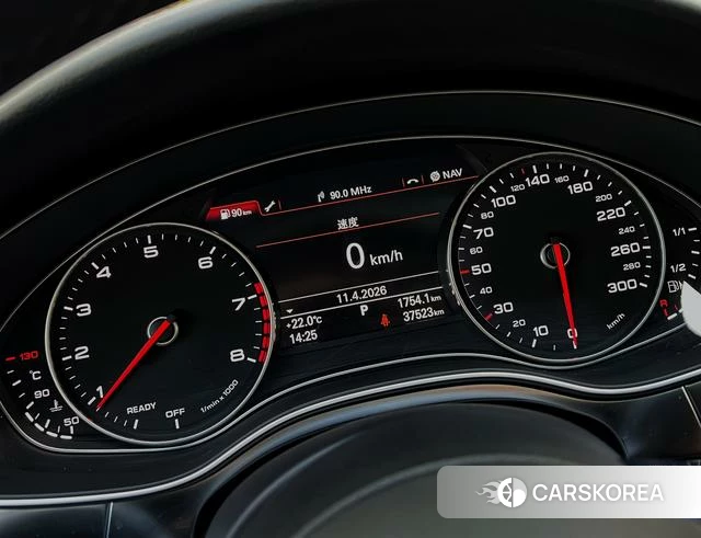 Audi A6 (import) 2019 Черный из Китая